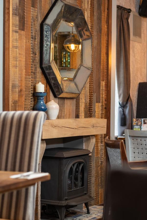 The Churchill By Greene King Inns Royal Wootton Bassett Ngoại thất bức ảnh