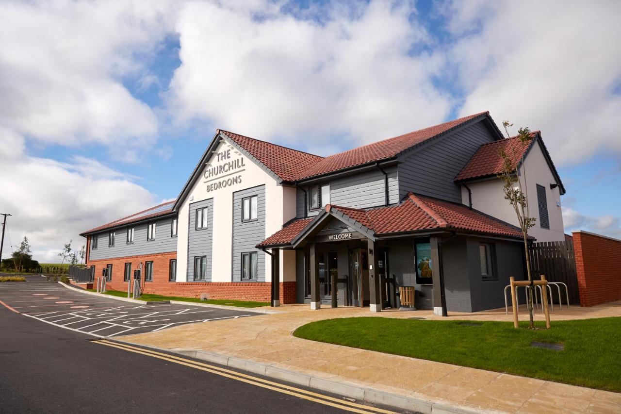 The Churchill By Greene King Inns Royal Wootton Bassett Ngoại thất bức ảnh