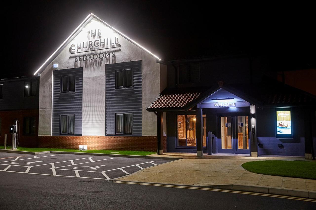 The Churchill By Greene King Inns Royal Wootton Bassett Ngoại thất bức ảnh